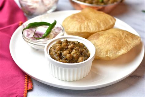 Chole Bhature | Chickpeas Curry with Indian Fry Bread - Spice Cravings