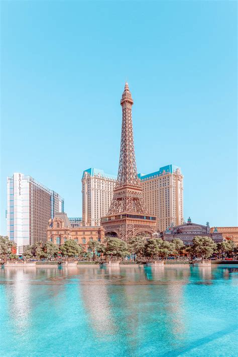 9 Essential Things To Know For Visiting The Las Vegas Strip - Hand ...