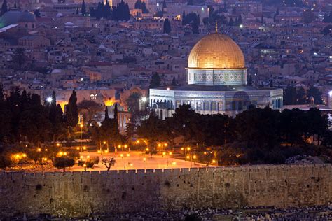 Archaeologists Restore the Tile Floor at Jerusalem’s Temple Mount ...