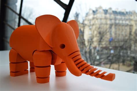 3D Printed Elephant by LeFabShop http://thingiverse.com/thing:257911 ...