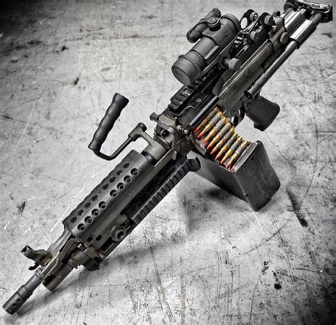 Best 25+ Light machine gun ideas on Pinterest | Weapons guns, Machine ...