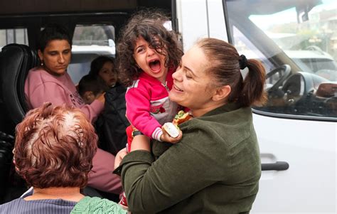 In Photos: Refugees Fleeing Nagorno-Karabakh Arrive in Armenia - The ...