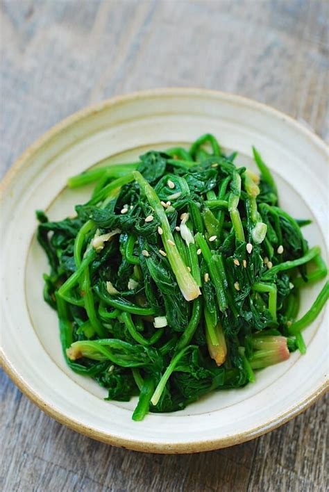 Sigeumchi namul (Spinach side dish) | Middagsopskrifter, Mad ideer ...