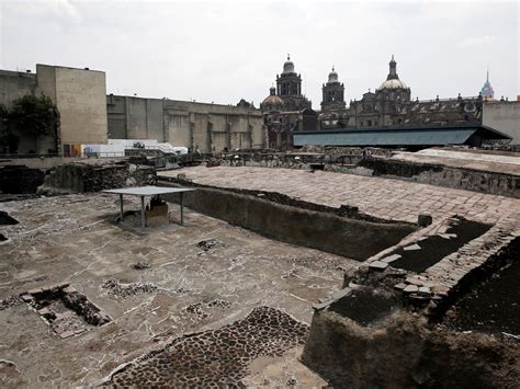 Archeologists discover array of Aztec artefacts under Mexico City ...