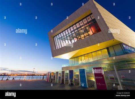 Museum of Liverpool, Pier Head at night Stock Photo - Alamy