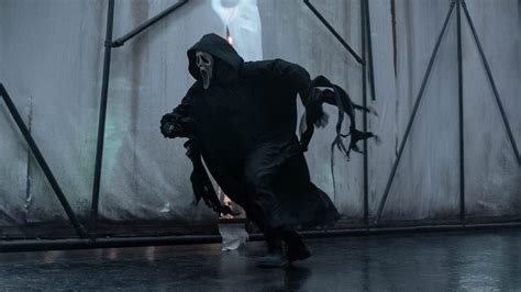 Scream 6: New Exclusive Image Offers Another Glimpse at Ghostface