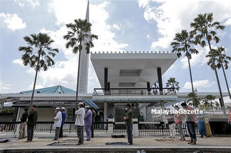 Suasana Solat Jumaat di Masjid Negara dan Masjid Shah Alam