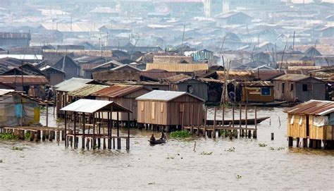 Makoko, a Floating Slum in Nigeria | Amusing Planet