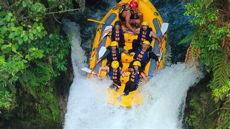 How to find the best adventure tour in New Zealand | Kayak New Zealand