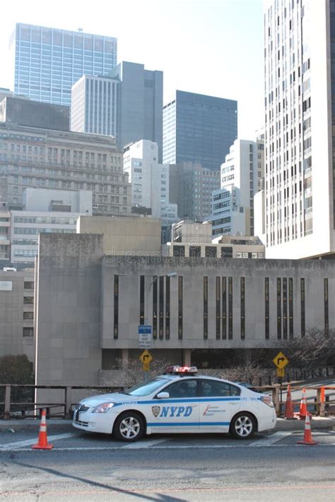 NYPD Car on Brooklyn Bridge Editorial Image - Image of lights, police ...