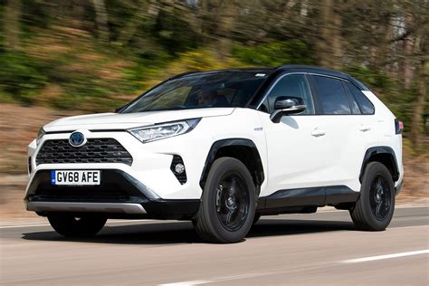 New Toyota RAV4 2019 UK review | Auto Express