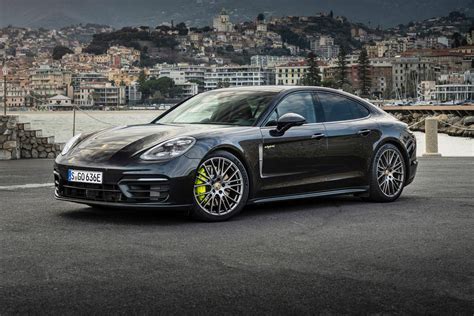 2022 Porsche Panamera Plug-in Hybrid Prices, Reviews, and Pictures ...