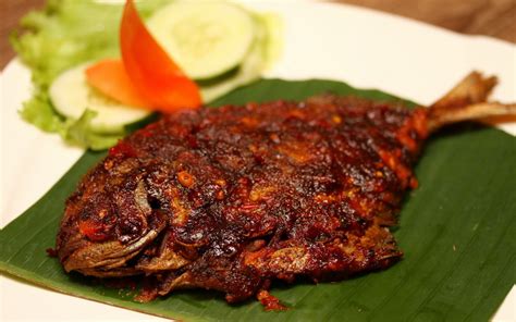 Bandeng Bakar Bumbu Cabai Khas Makassar : Okezone Lifestyle