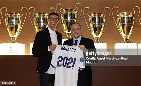 Cristiano Ronaldo Signs New Five Year Real Madrid Contract Photos and ...