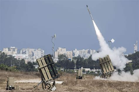 Israel Iron Dome In Action : Iron Dome In Action In Israel Shooting ...