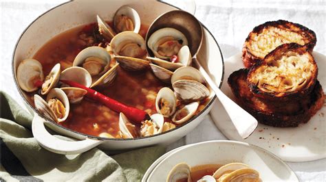 17 Clam Recipes That Make Quick Weeknight Dinners | Martha Stewart