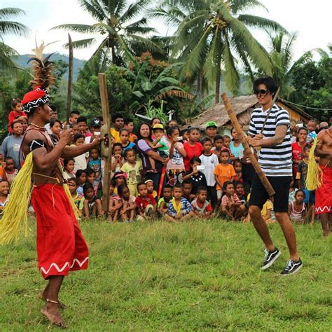 Sejarah Tari Cakalele, Tarian Perang Yang Unik Dari Tanah Maluku ...