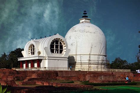 The Maha Parinirvana Temple - Kushinagar Buddha Mandir