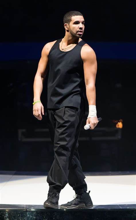 Drake's all-black everything stage look is very, very sexy. | Cute and ...