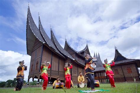 Foto : Mengenal Kebudayaan Suku Minangkabau Halaman 2