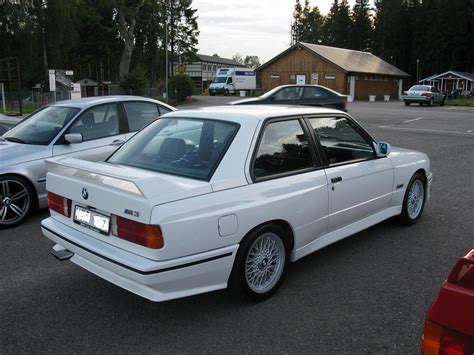 BMW M3 (E30) 2.5 (238 Hp) Sport Evolution 1990 - 1990 Specs and ...