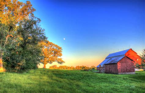 Barn landscape photo - Hopbattle