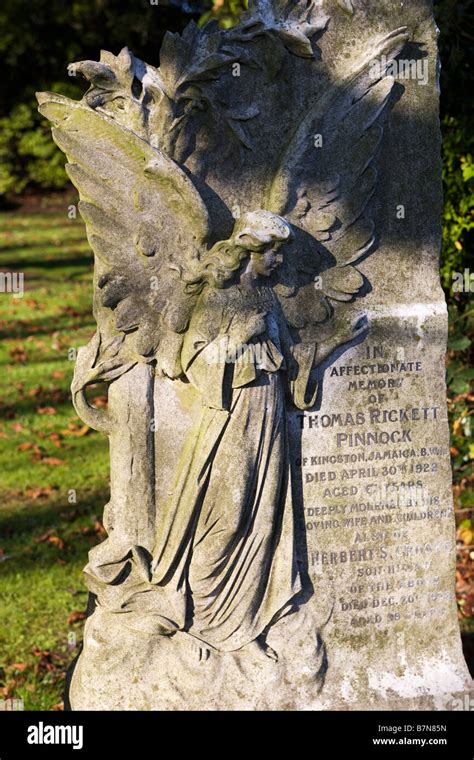 Kensal Green Cemetery London Stock Photo - Alamy