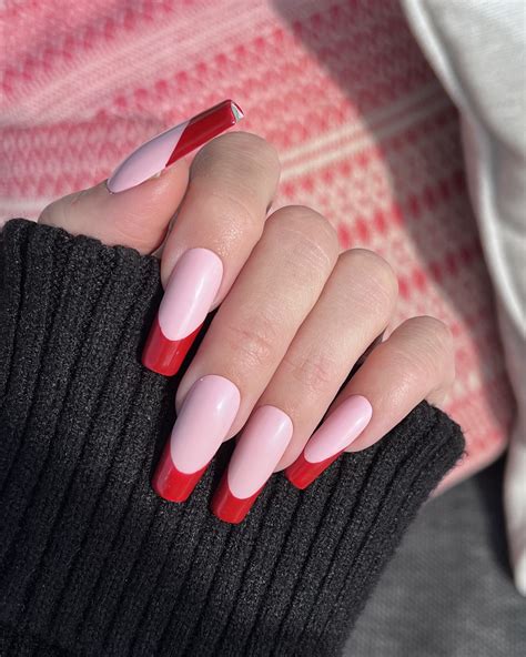 Get Inspired with These Gorgeous Pink French Tip Nails with Designs ...