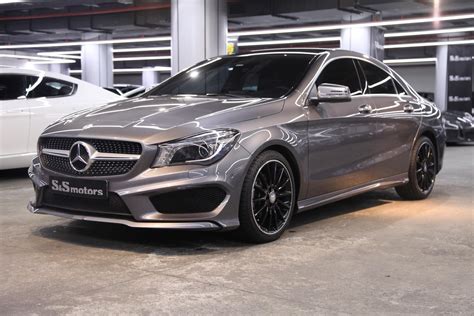 Mercedes Benz CLA 200 AMG