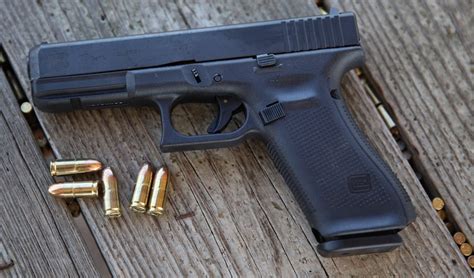 Gun Review: Glock G17 Gen 5 Handgun :: Guns.com