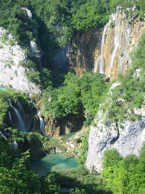 File:Plitvice lakes.JPG - Wikipedia