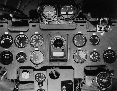 A6M-Cockpit-10bf-s.jpg (619K)