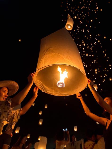 How to Best Experience Yi Peng Lantern Festival 2024 in Chiang Mai ...