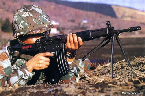 Desarrollo y Defensa: Fusil de asalto Howa Tipo 89 (Japón)