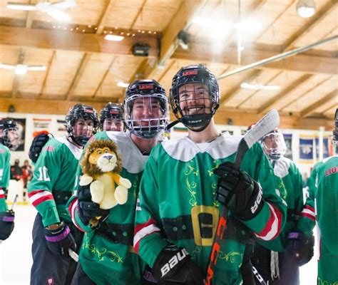 Loyola hockey delivers thrilling game with Teddy Bear Toss tradition ...