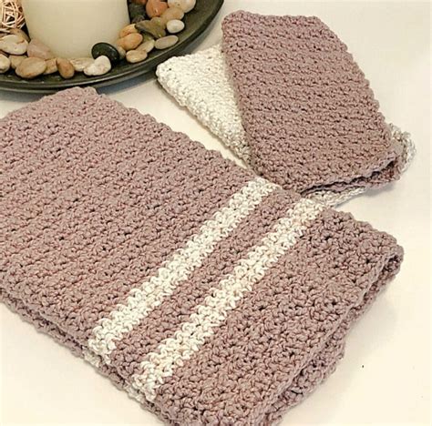 14 Beautiful Hand Towel Crochet Patterns - Crochet Life