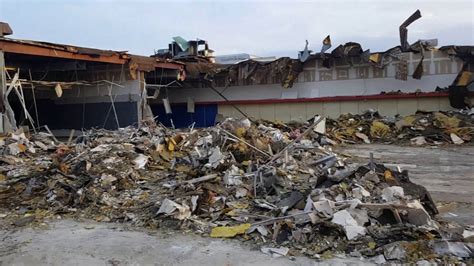 Inside Rolling Acres Mall Demolition (Dead Malls) last look at Rolling ...