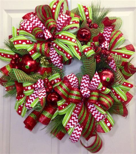 Christmas Mesh Wreath | Deco mesh christmas wreaths, Christmas mesh ...