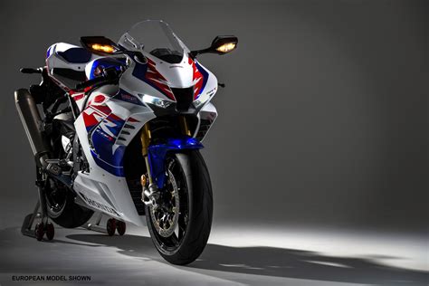 【ルシートに】 HONDA CBR1000RR-R FIREBLADE シングルシートカウル 08F75-MKR-D10ZA/ZB ウルまたは