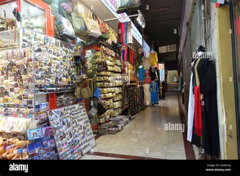 Gold souk in Dubai Stock Photo - Alamy