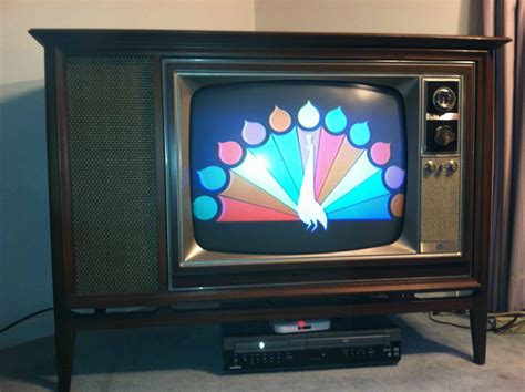 1966 Zenith 25 inch color TV with a Danish modern cabinet | Vintage ...