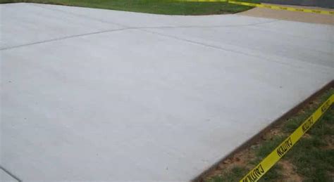 Concrete vs. Asphalt Driveway - Cost, Differences, Pros, Cons - Homes ...