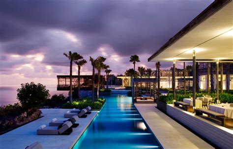 Alila Villas Uluwatu, luxury resort in Bali • review by TravelPlusStyle