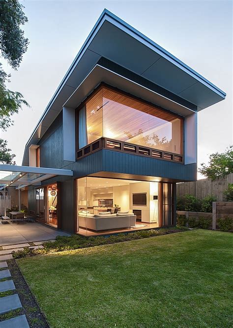 Chic Sydney House Extends Its Living Area With A Cool Glass-Roofed ...