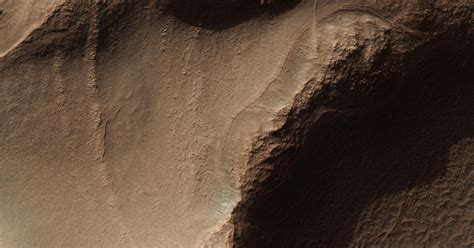 Scientists Find New Evidence of Ancient Rivers on Mars