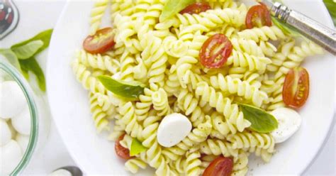 Spicy Caprese Pasta Salad - Dreamfields Foods