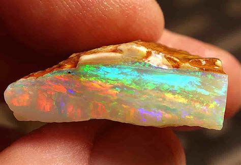 Fire Opal : What Is Fire Opal? How Is Fire Opal Formed? | Geology Page