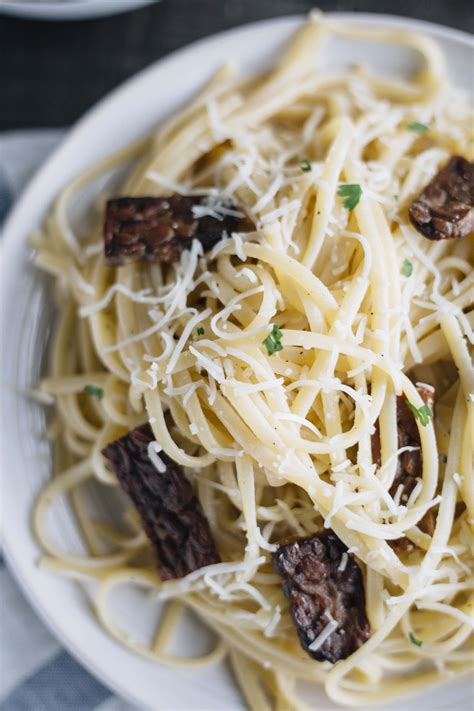 Linguini with Carbonara Sauce | The Almond Eater