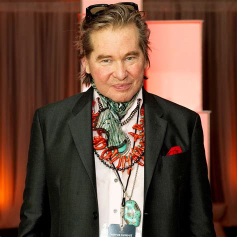 Top Gun’s Val Kilmer Lost Voice Amid Throat Cancer Battle: Timeline ...