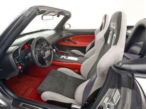 autoexpress: Honda S2000 Interior pictures